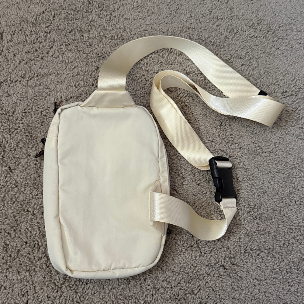 Zyla Cream Moonlight Crossbody Sling Bag NEW - Picture 6 of 7